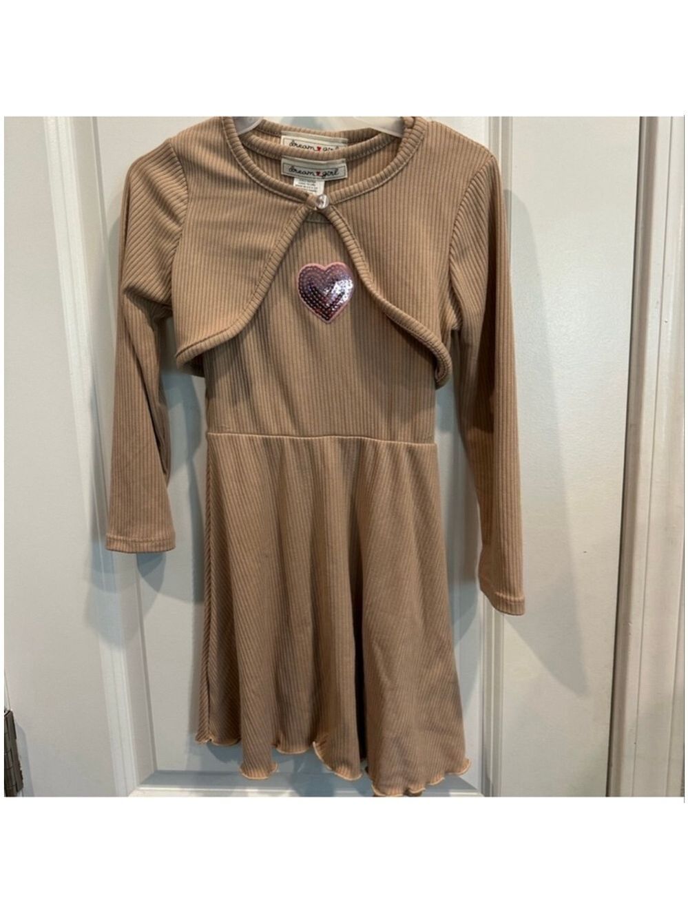 Girls Dream Girl Casual Dress Size 4 Beige with Pink Sequin Heart New With Tags